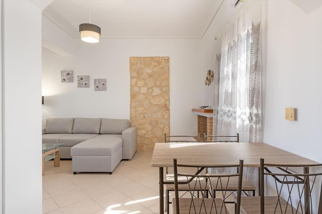 Appartement Spiros House à Svoronata Extérieur photo